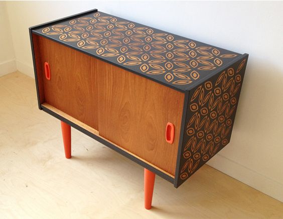 19 Trending Retro Furniture Makeovers -Decorated Life