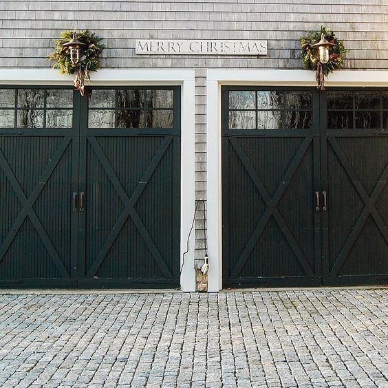 Christmas Garage Door Decorations to Make, Create and Enjoy