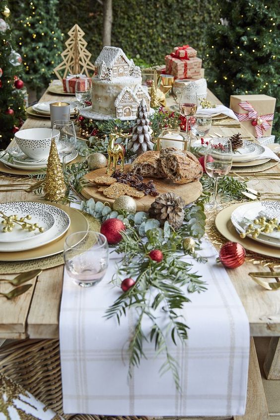 Farmhouse, Rustic, Country Christmas Table Decorations