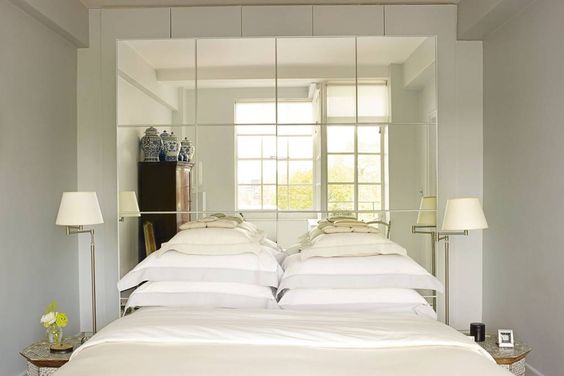 Arranging Bedroom Mirrors Will Give, Where Should You Place A Mirror In Your Bedroom