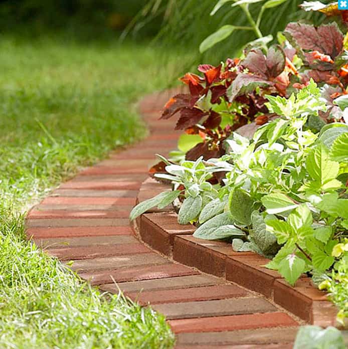 Gorgeous Suggestions For Edging Your Garden, How To Edge A Garden With Brick