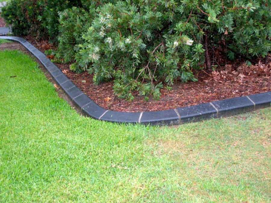 Go Classic with Black Brick Edging