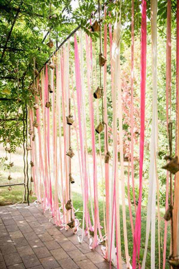 Hang a Magical Ribbon Screen