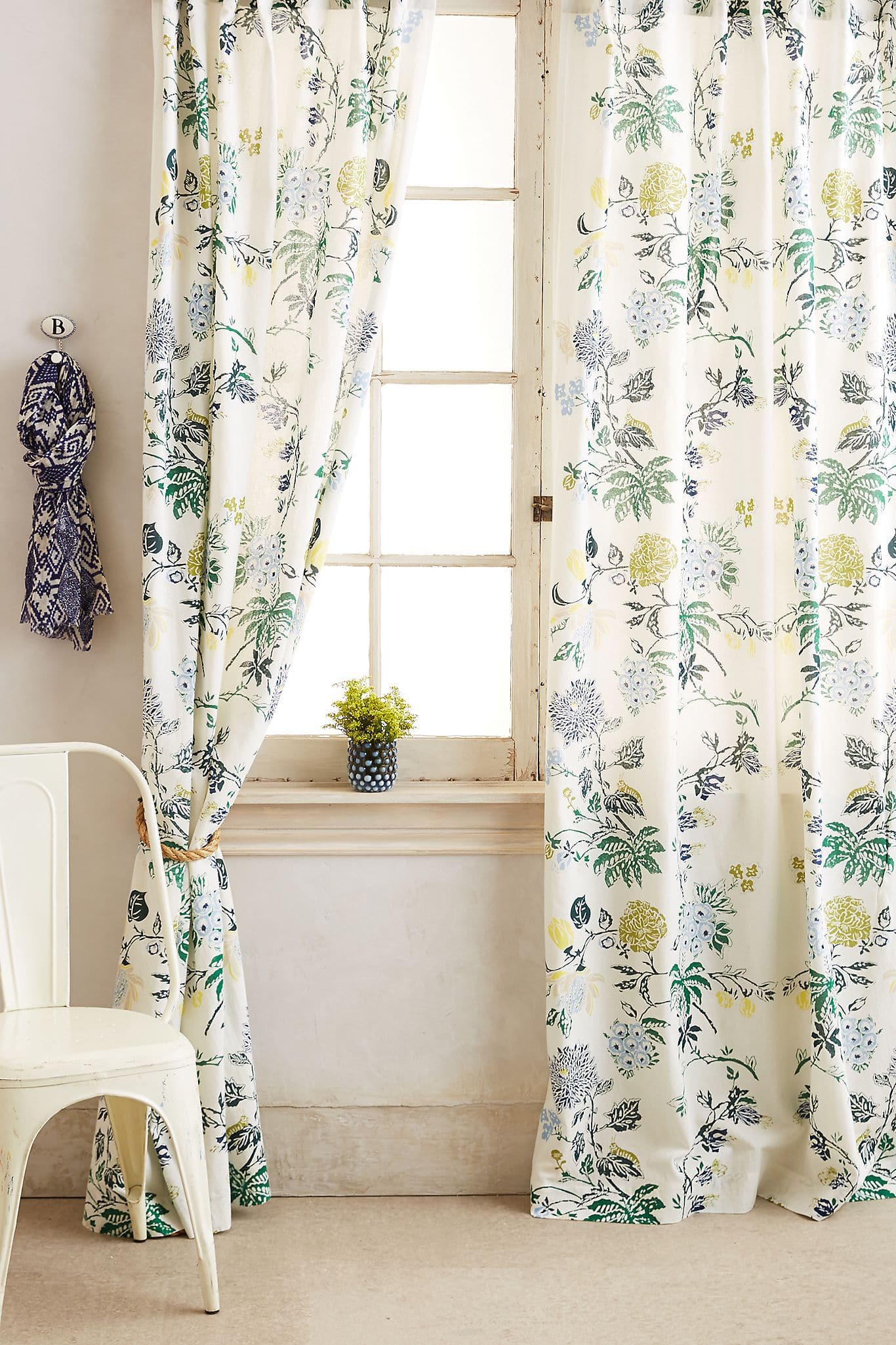 20 Gorgeous Options For Bathroom Window Curtains