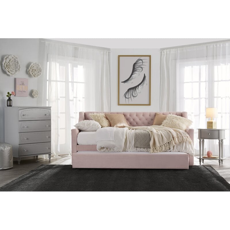 Look for a Cozy Daybed