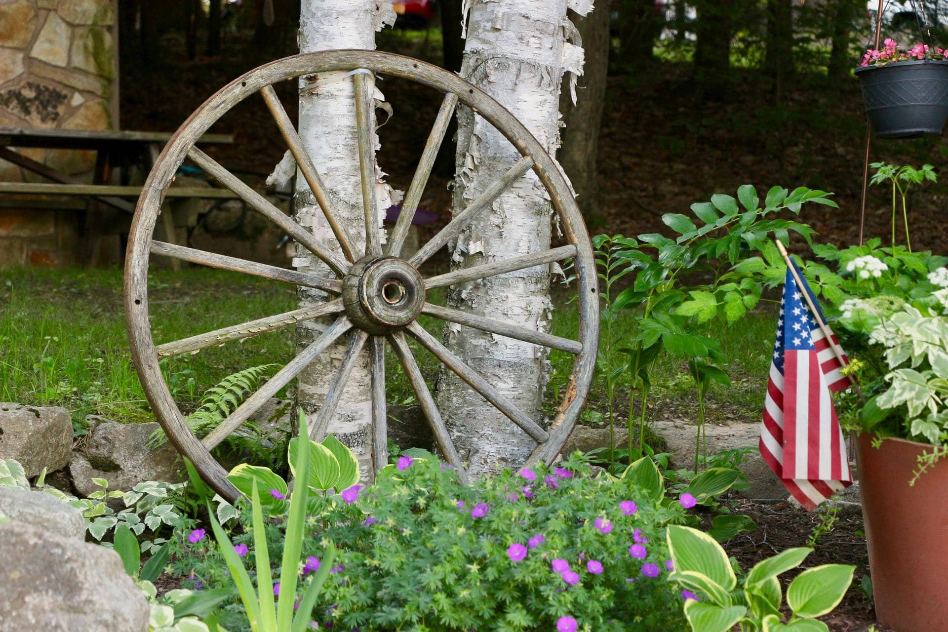 11 Upcycle an Old Wagon Wheel