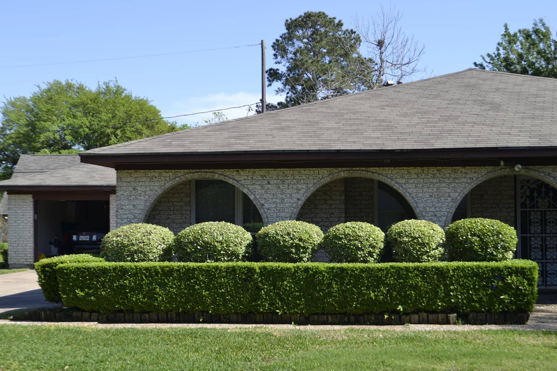 13 Get Creative with Hedge Sculpting