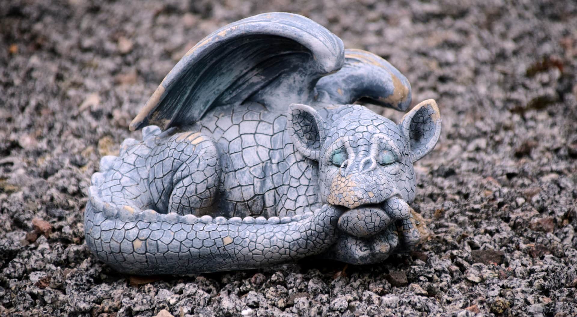 25 Find Cute Quirky Statues For the Yard