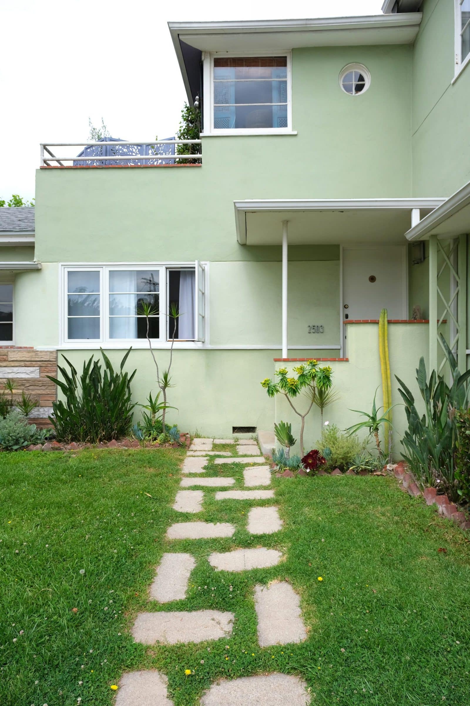 4 Create a Simple Stone Walkway to the Front Door scaled