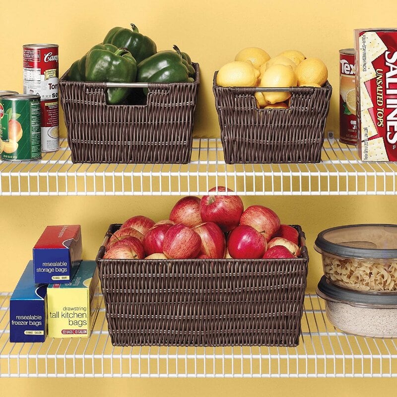 Almacene frutas y verduras en cestas