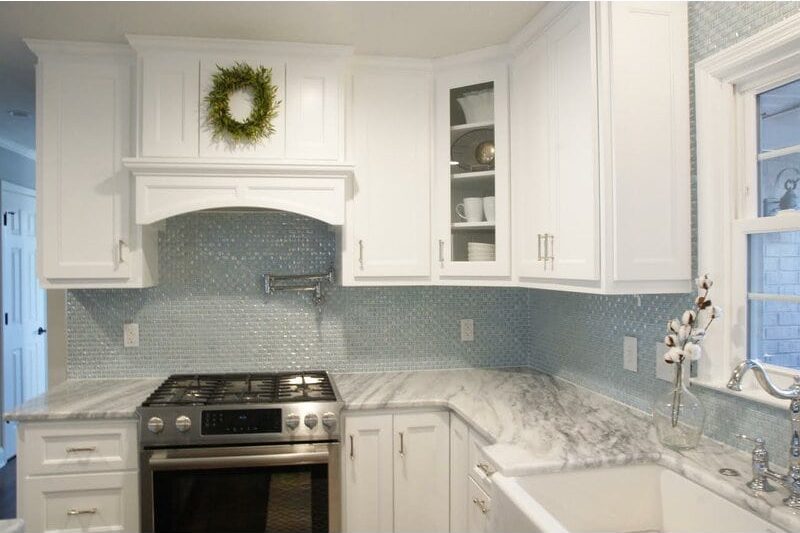 Kitchen Backsplash Ideas For White Cabinets, Blue Kitchen Cabinets With Quartz Countertops