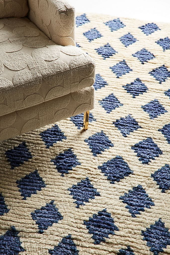 25 Gorgeous Rugs That Go With Grey Couches, Blue Pattern Rug