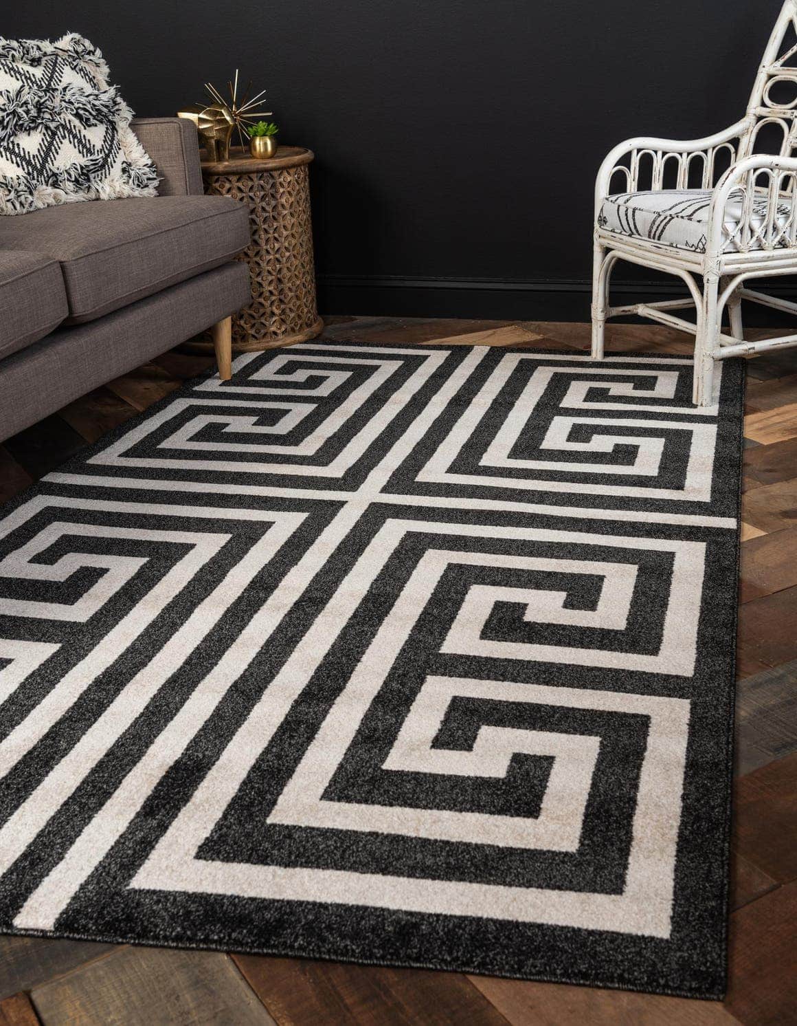 25 Gorgeous Rugs That Go With Grey Couches, Grey And White Rugs For Living Room