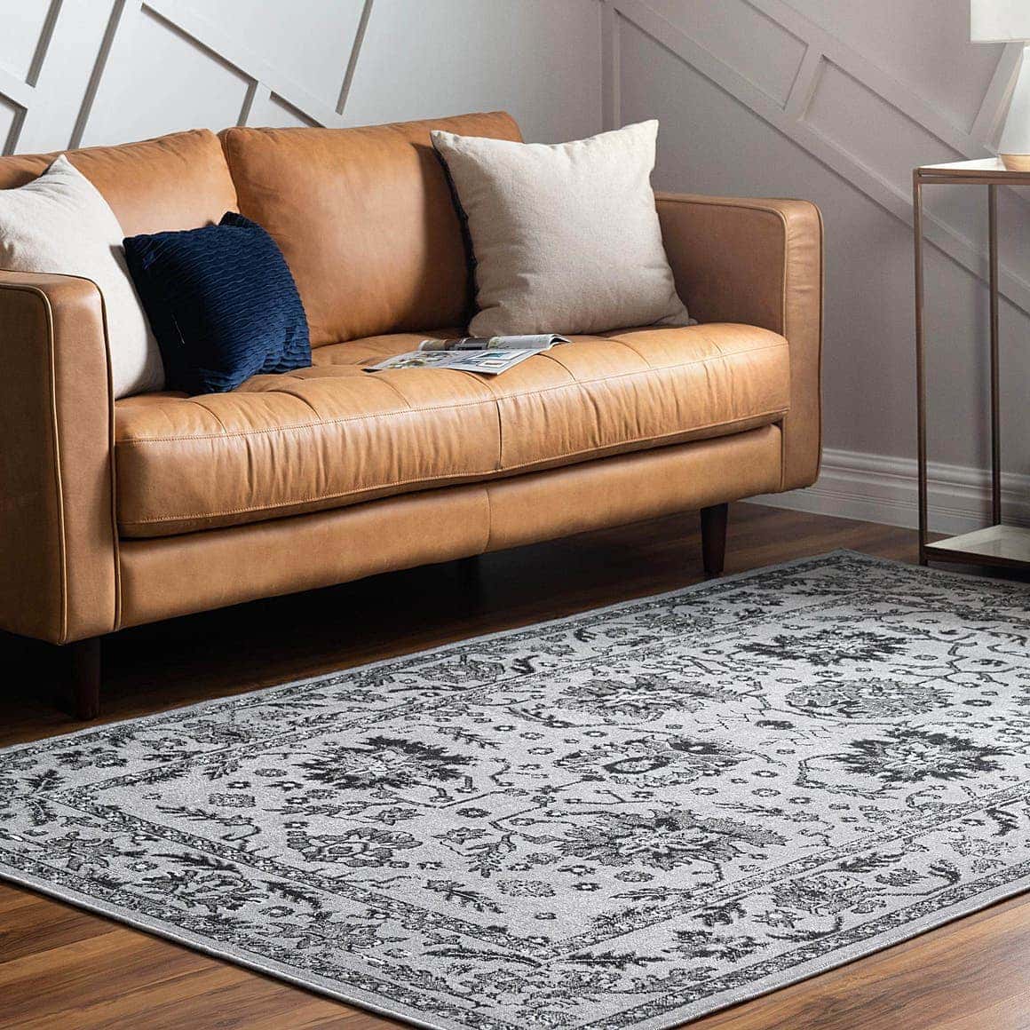25 Gorgeous Rugs That Go With Brown Couches, Black And Beige Rug Living Room