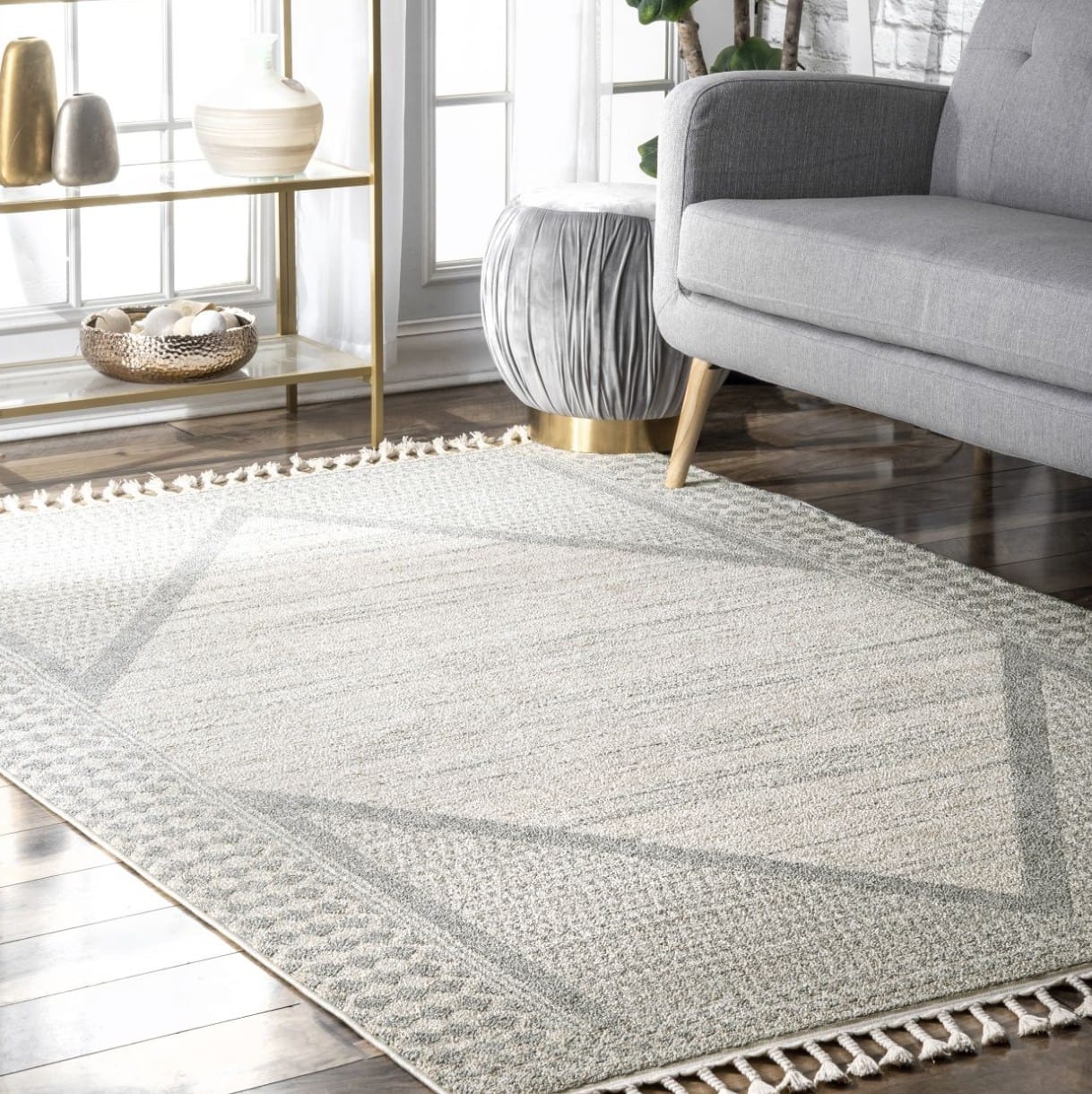 25 Gorgeous Rugs That Go With Grey Couches