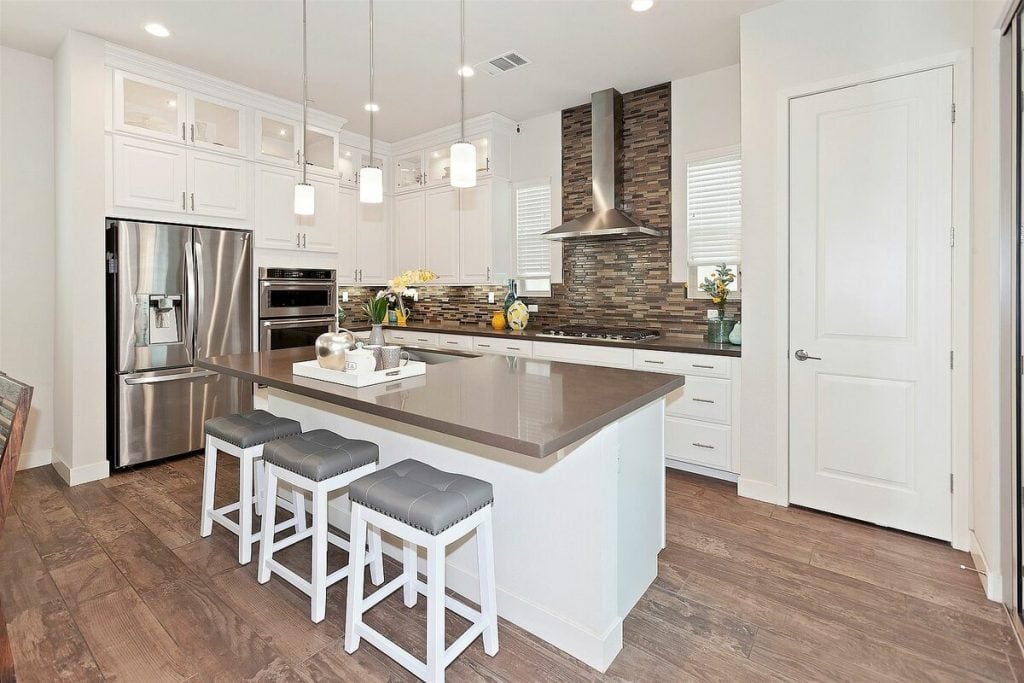 20 Kitchen Backsplash Ideas For White Cabinets