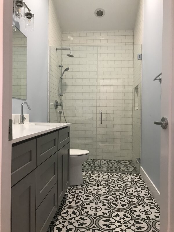 30 Stylish Creative Narrow Bathroom Ideas, Small Narrow Bathroom Ideas With Shower