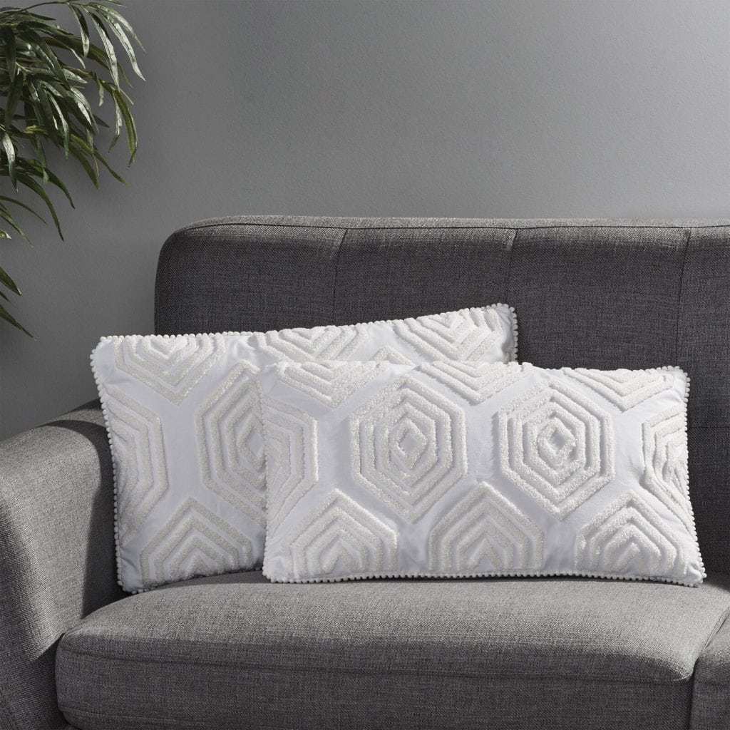 21 Stylish Throw Pillow Ideas For Grey Couches 0763