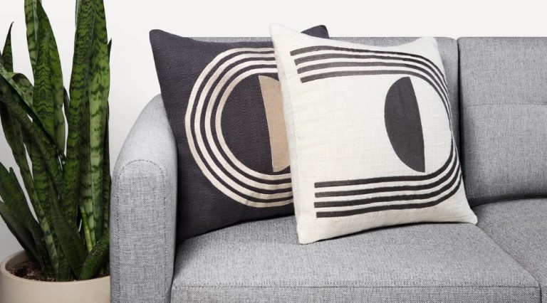 21 Stylish Throw Pillow Ideas for Grey Couches