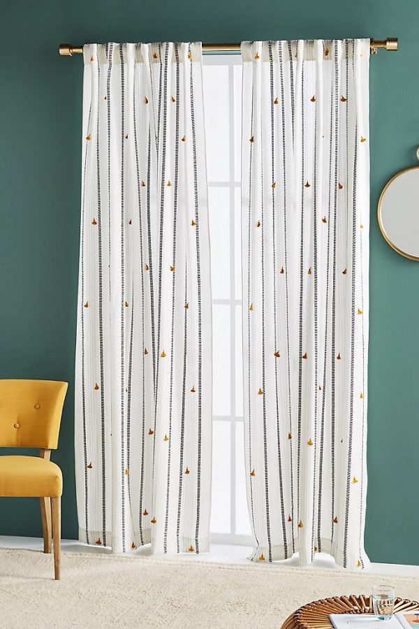 What Color Curtains go with Green Walls? 18 Ideas