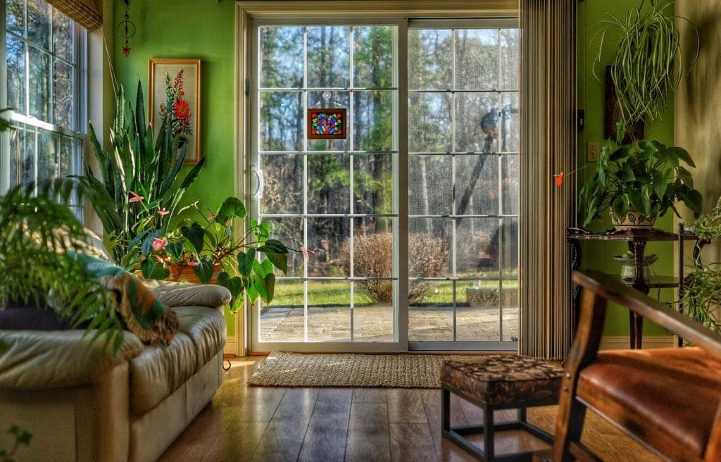 What Color Curtains Go With Green Walls