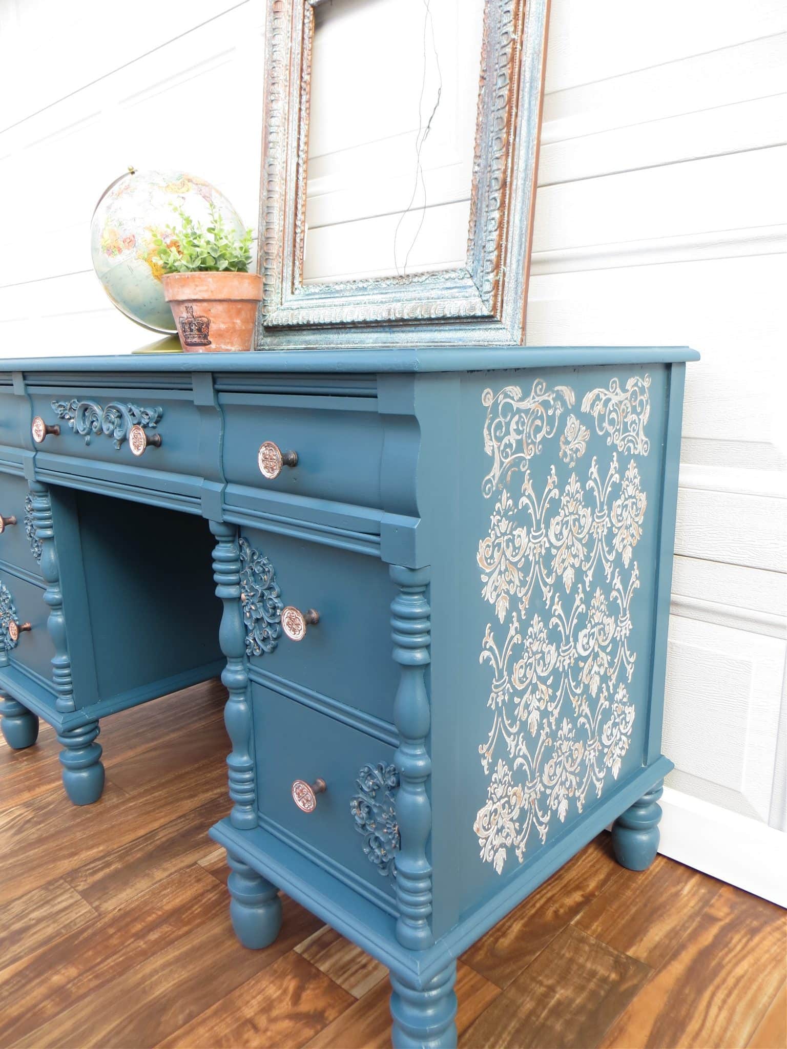 How to Chalk Paint a Desk (Vintage Desk Makeover)