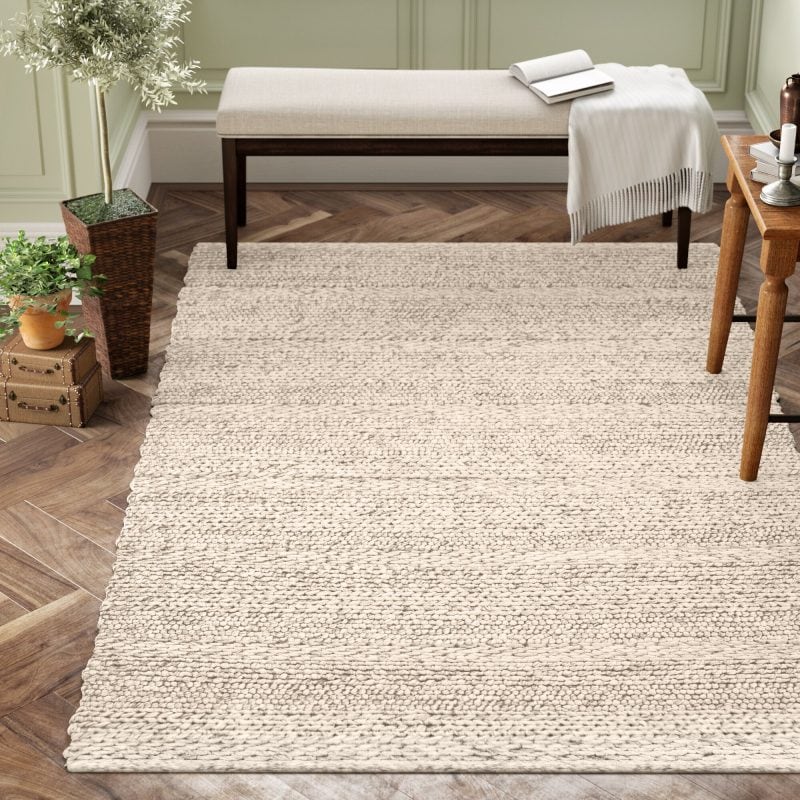 7 A Thick Soft Handwoven Wool Rug 800x800 