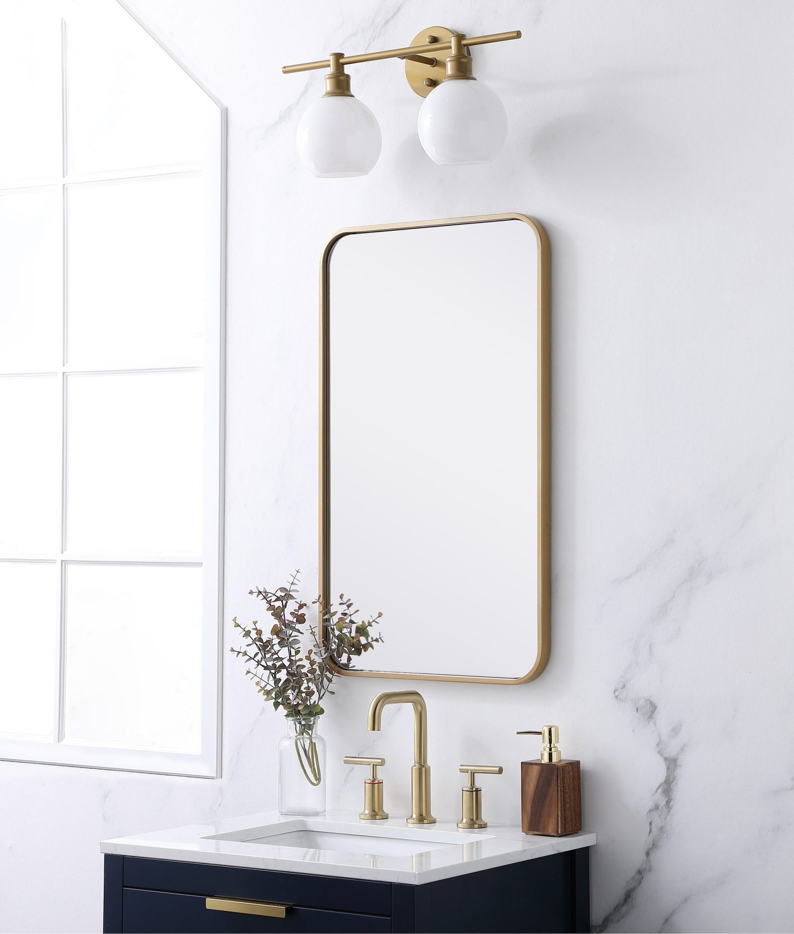 Bathroom Mirrors Ideas With Vanity / The Best Bathroom Mirror Ideas For 2020 Decoholic - The dark wall is painted in thunder blue emulsion by sanderson.