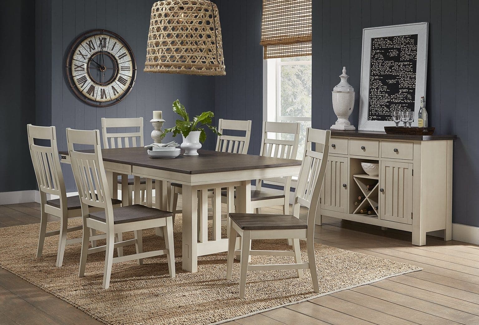 16 Best Farmhouse Dining Tables