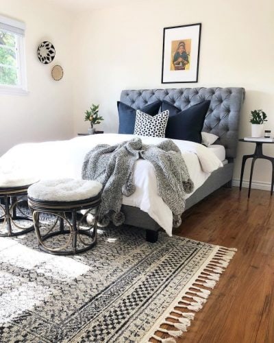 What is the Best Size Rug for Under a Queen Bed?