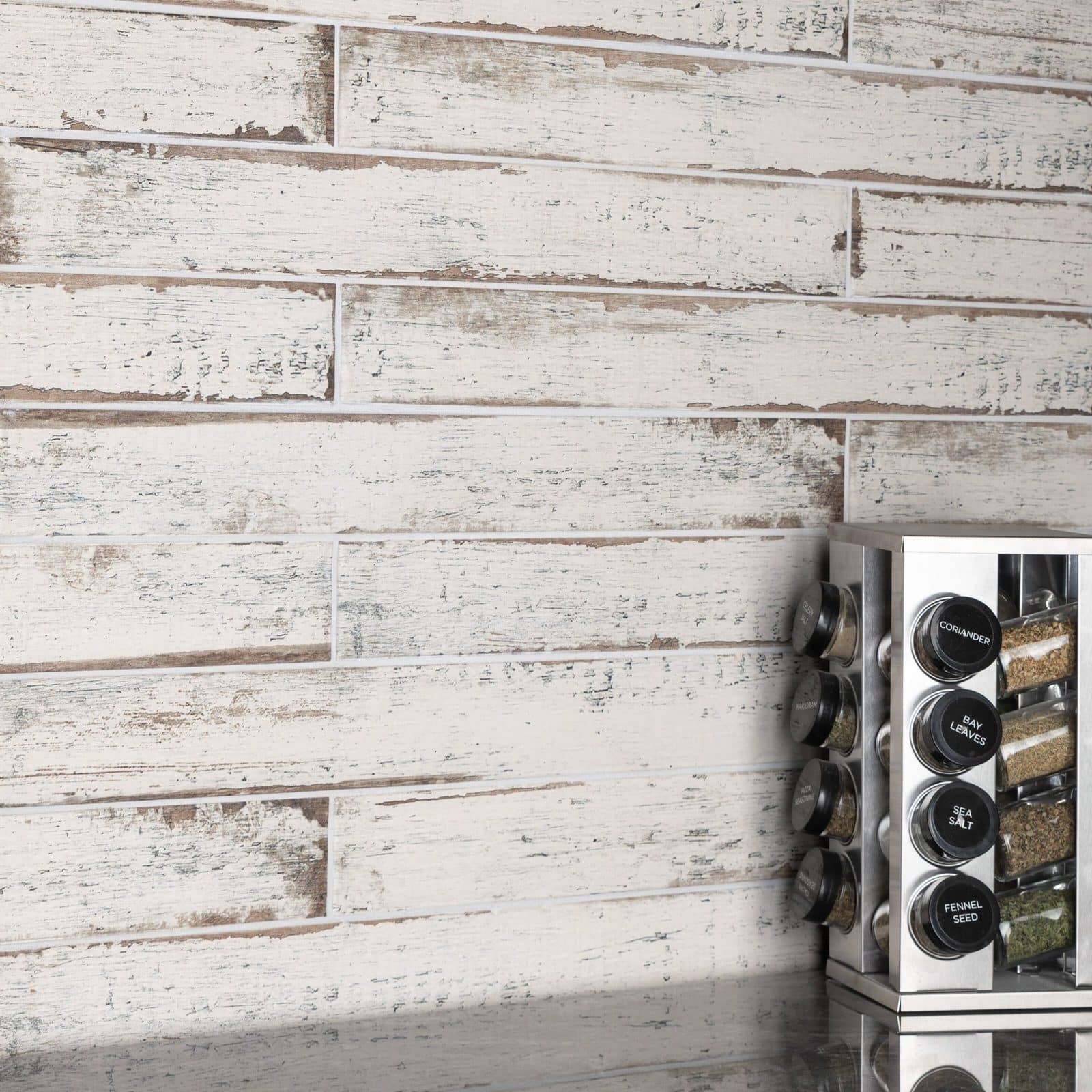 Wood-Inspired Tiles to Bring your Kitchen to the Beach