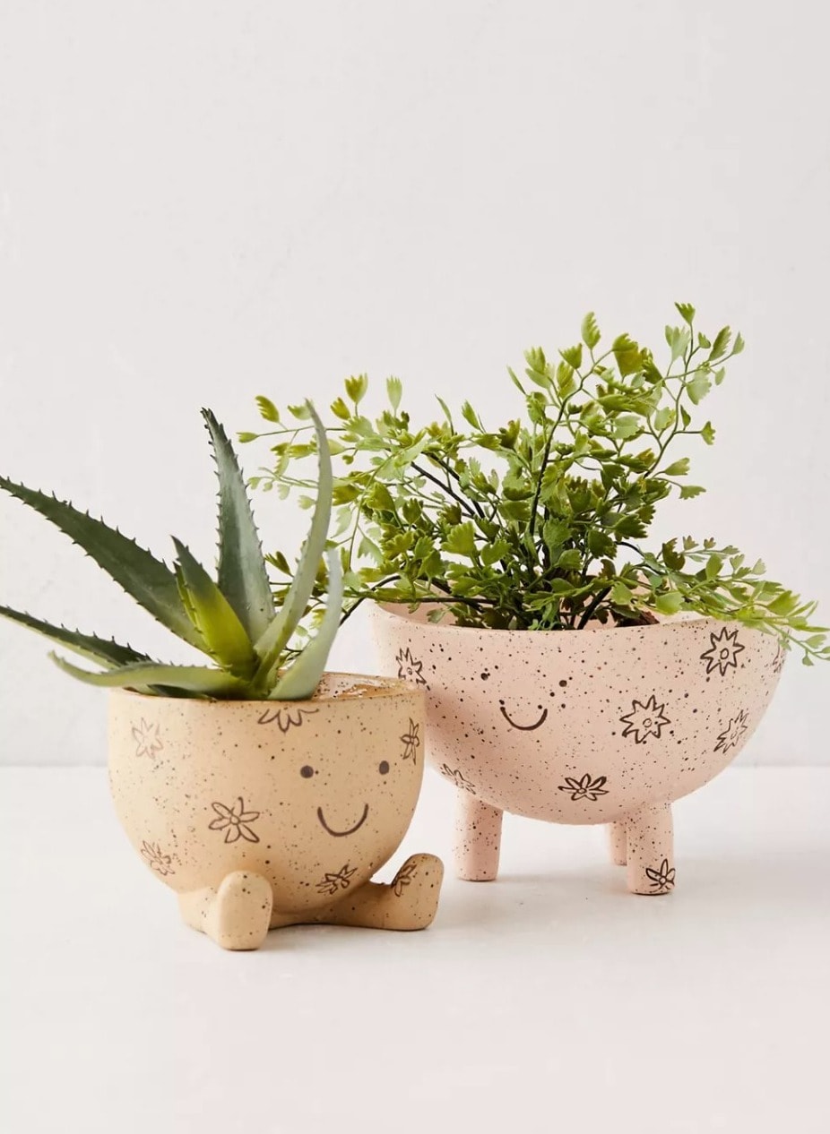 12 Make Friends with these Adorable Plant Pots