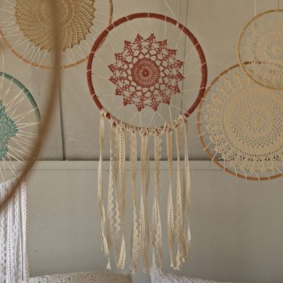 18 Cozy Boho Wall Decor Ideas for 2024