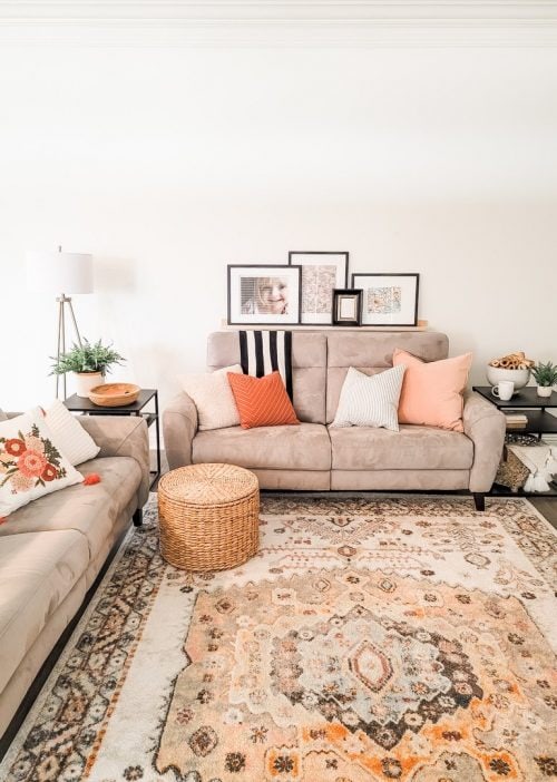 What Color Rug Goes With a Beige Couch - 15 Ideas