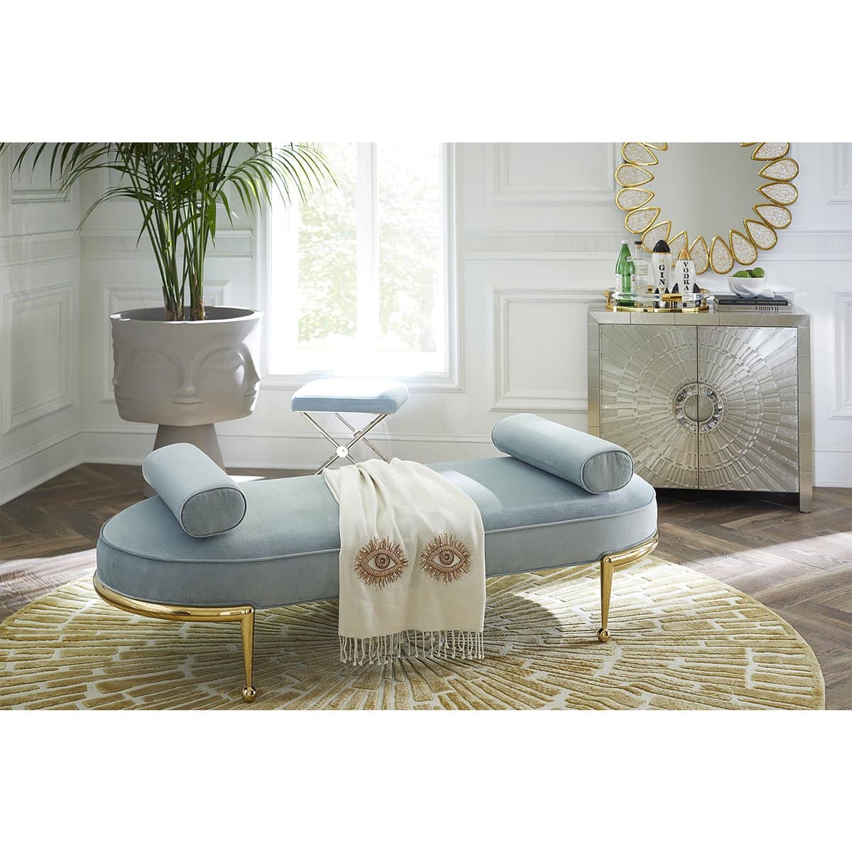 Glamorous Hand-Knotted Round Rug