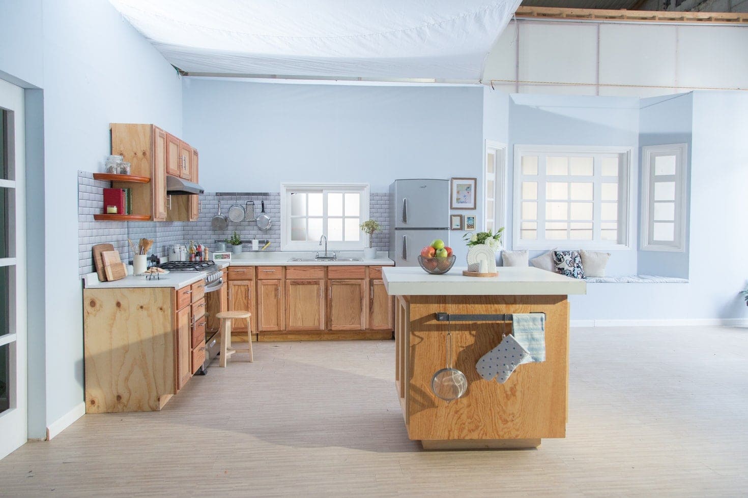 Simplistic Minimalist Kitchen Cabinetry Design
