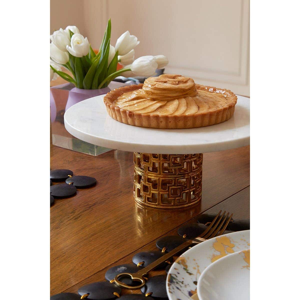 Turn a Pretty Cake Stand into a Centerpiece