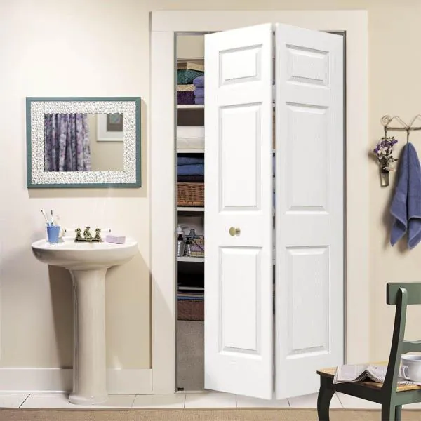 Use puertas bilaterales para baños pequeños