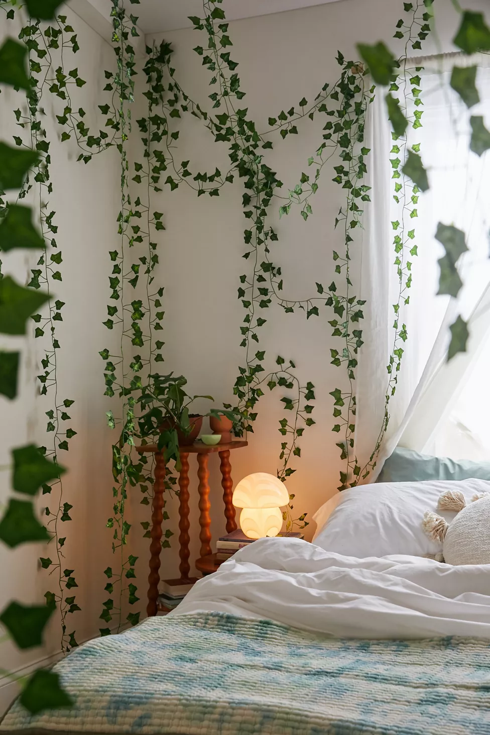 21 Aesthetic Bedroom Ideas That Will Make You Swoon