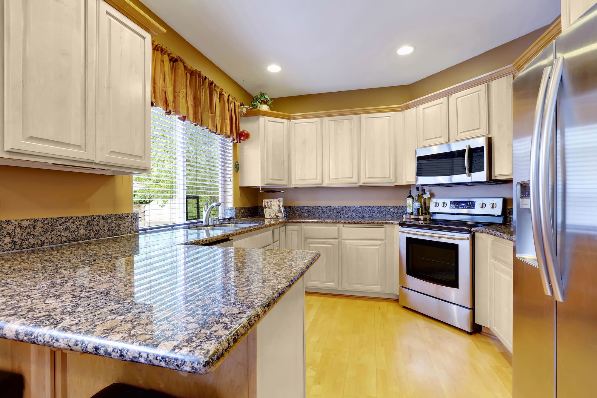 Cream Colored Kitchen With Dark Countertops Wow Blog