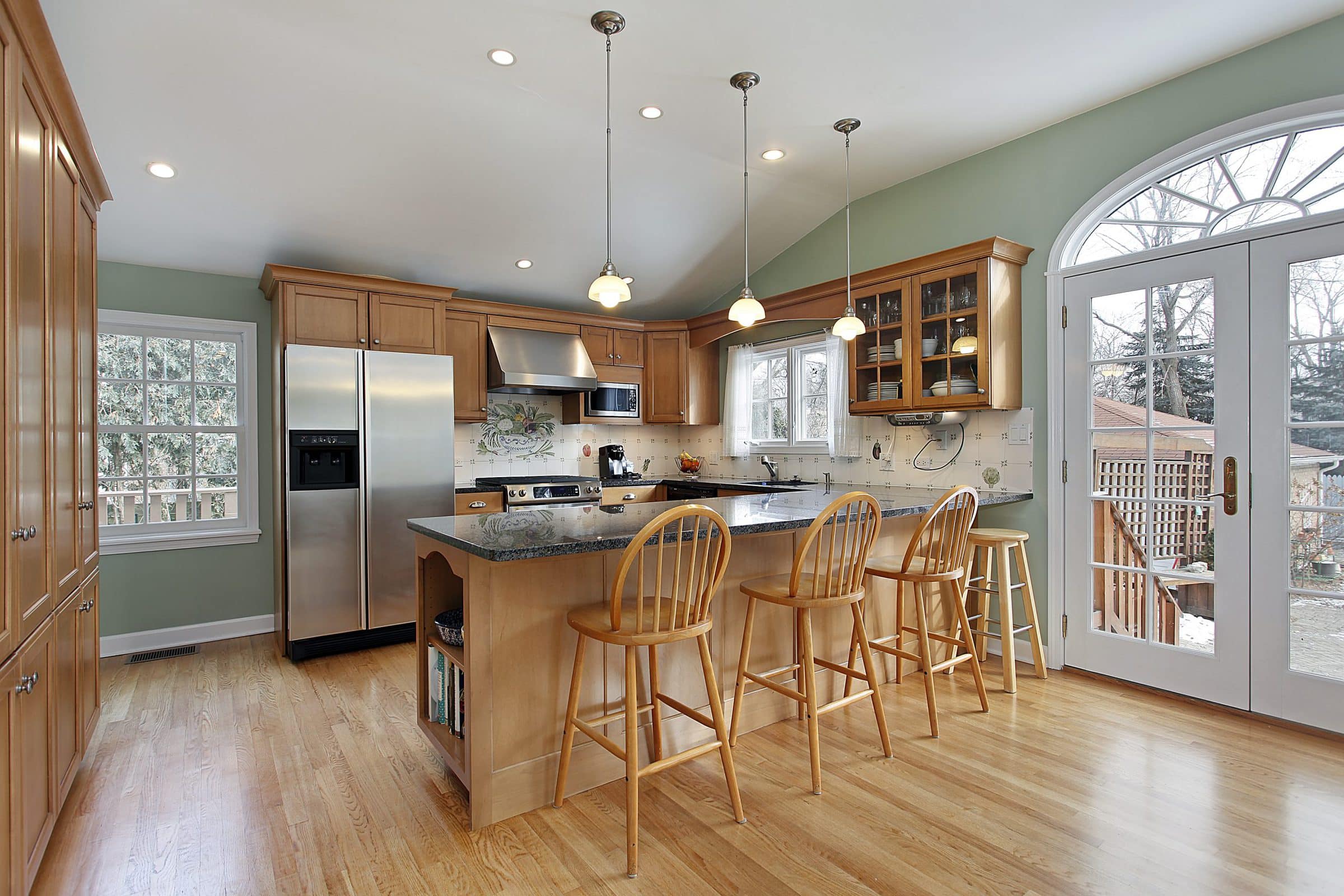 Match Your Oak Cabinets with a Black Counter