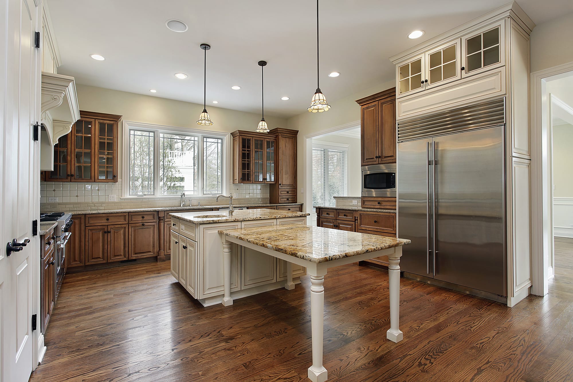 Choose Granite a Few Shades Lighter than Your Cabinets