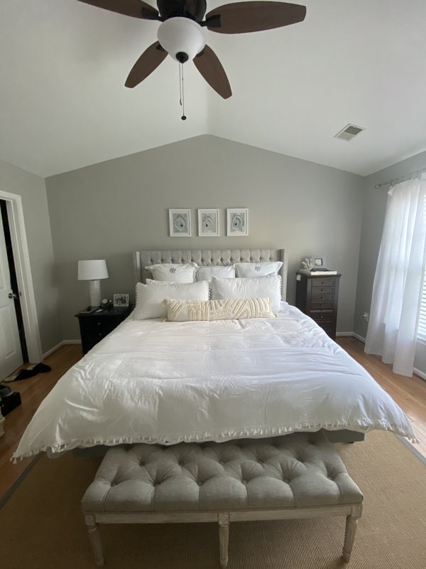 Dormitorio con tonos de gris