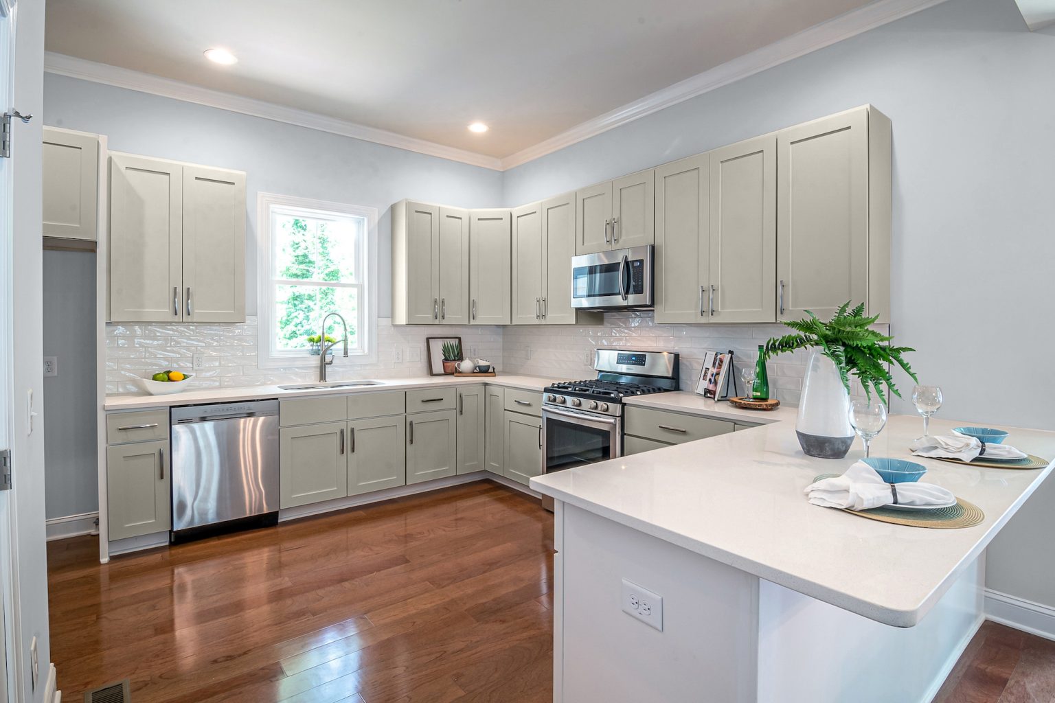 What Wall Color Goes With Mindful Gray Cabinets 15 Ideas