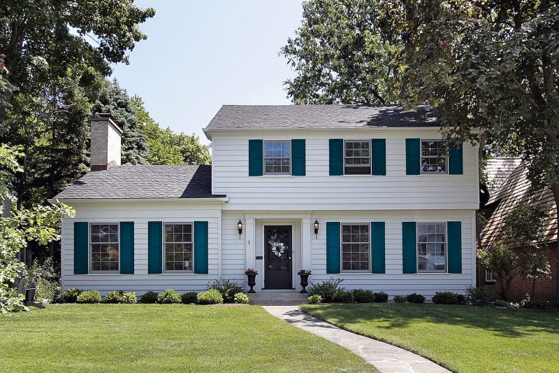 15 of the Best Shutter Colors for a White House