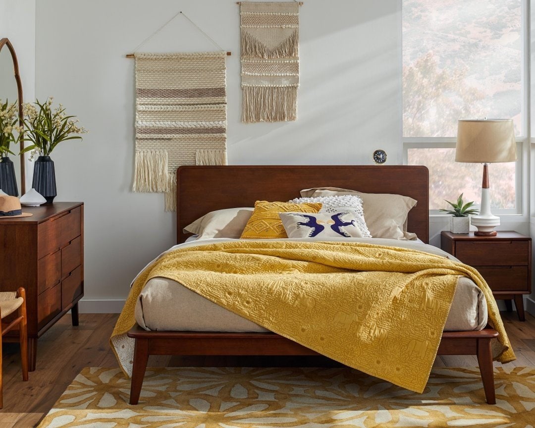 El exquisito dormitorio gris y amarillo