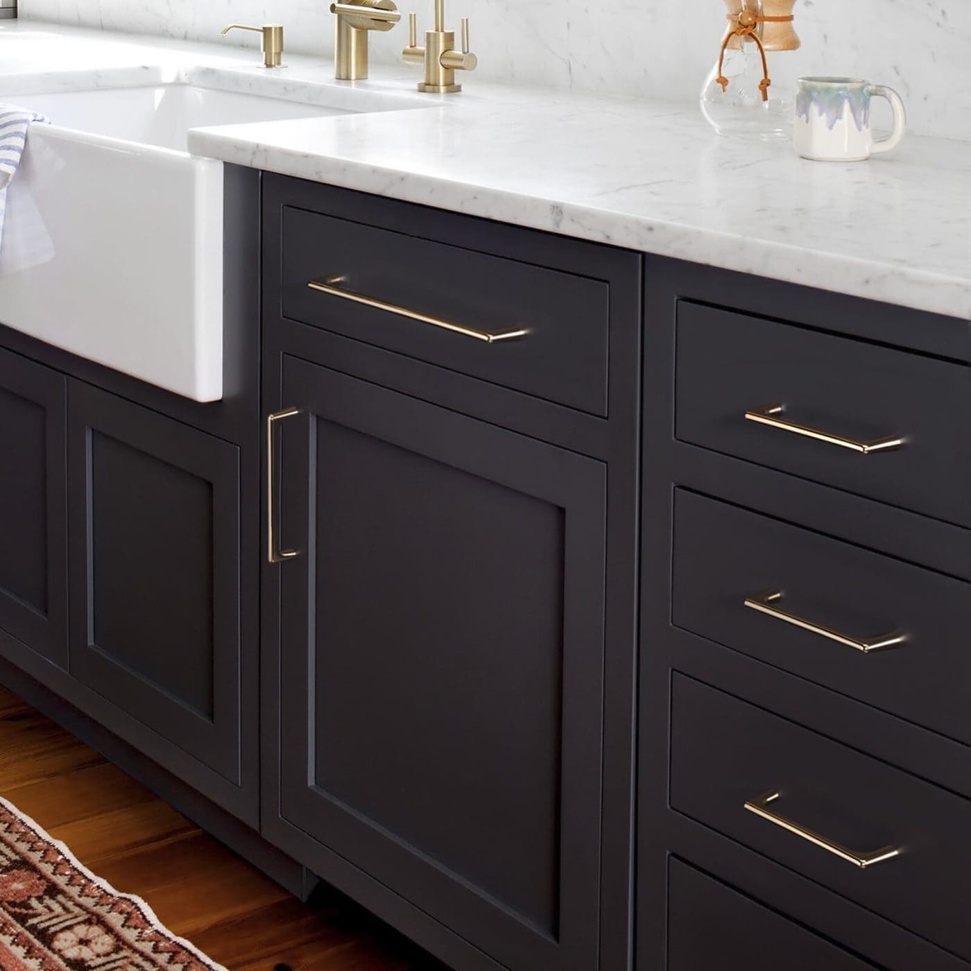 what-color-hardware-for-black-cabinets-11-ideas