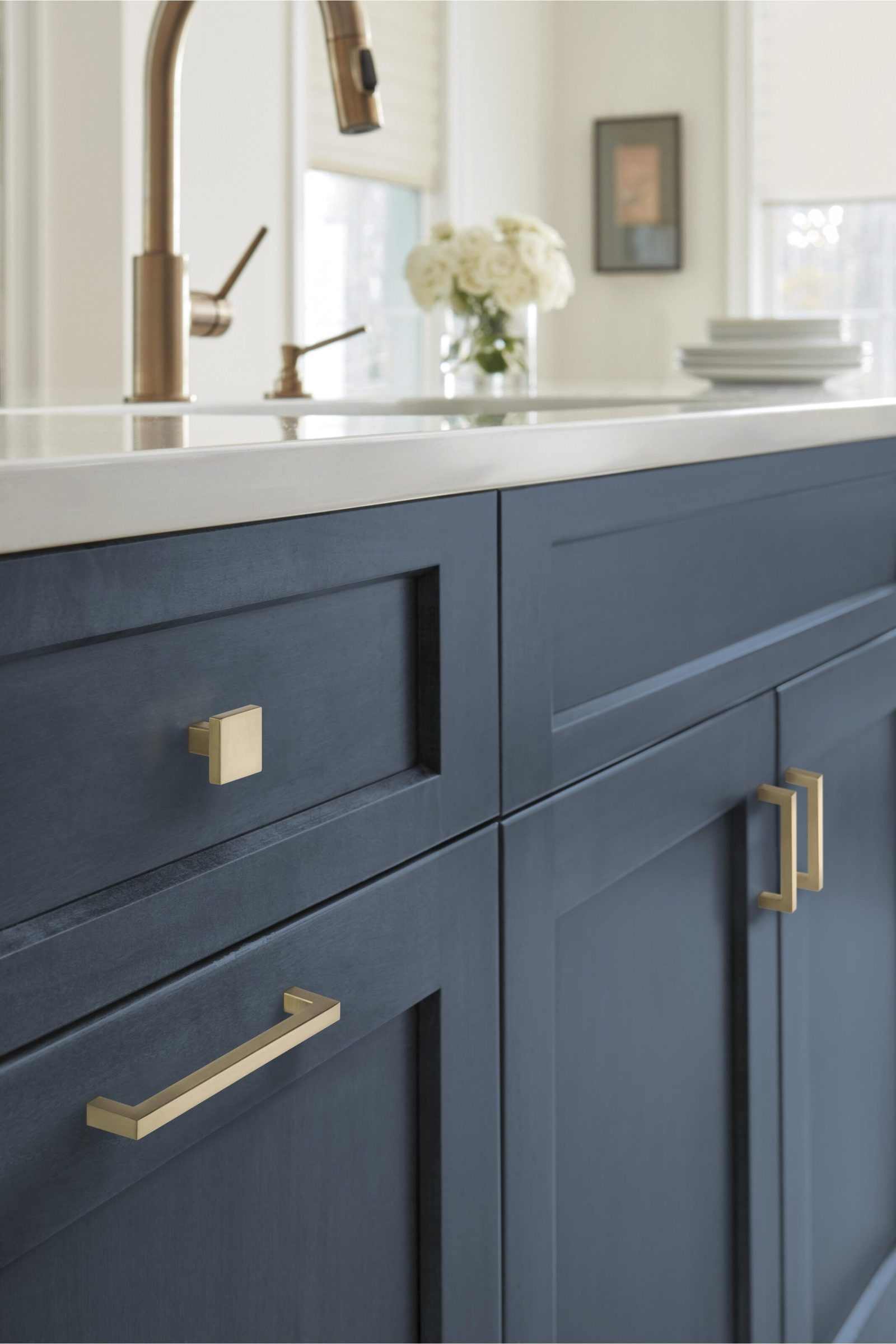 What Color Hardware for Navy Kitchen 10 Ideas