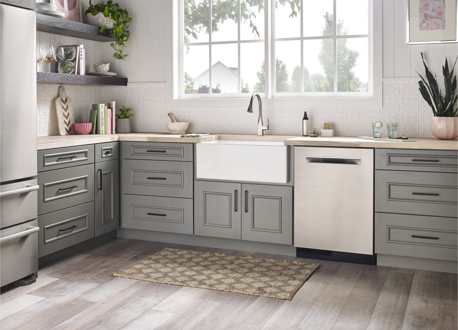 What Color Hardware for Gray Cabinets? 15 Ideas