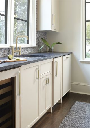 What Color Hardware for White Kitchen Cabinets?